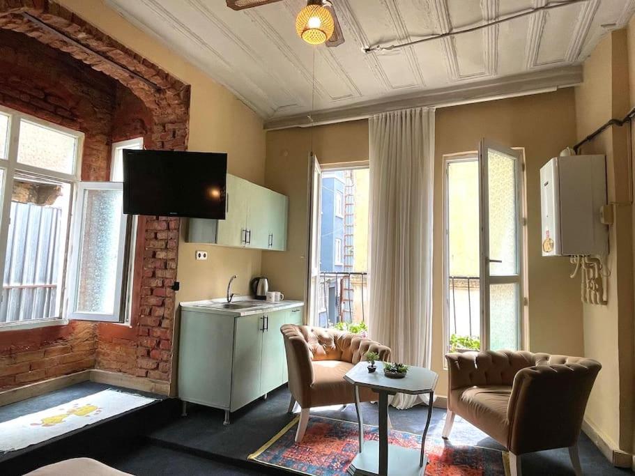 Authentic Flat Close To Istiklal Avenue Daire *
