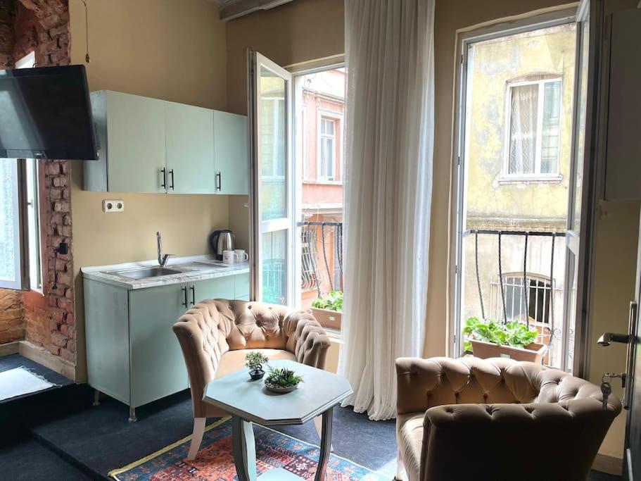 Authentic Flat Close To Istiklal Avenue İstanbul