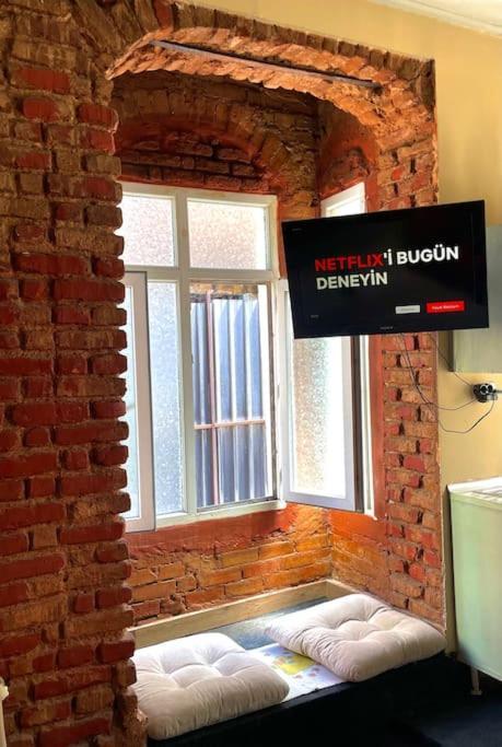 Daire Authentic Flat Close To Istiklal Avenue